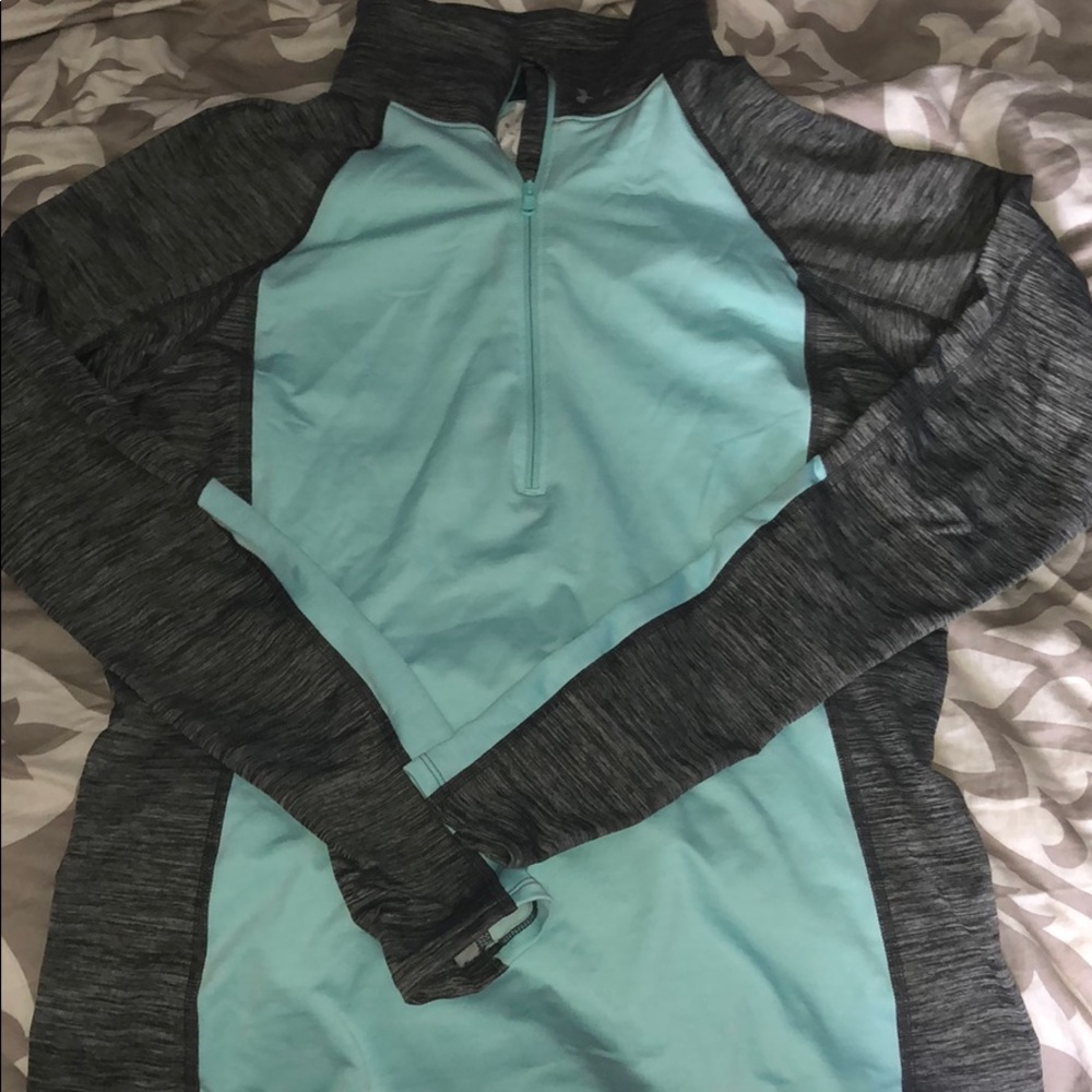 Under Armour cold gear long sleeve shirt